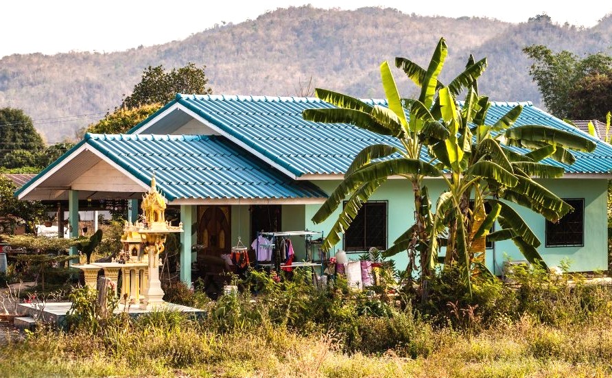 Mẫu 2. Mẫu nhà mái ngói thái cấp 4 nông thôn