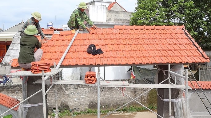 Thi công mái ngói cổng
