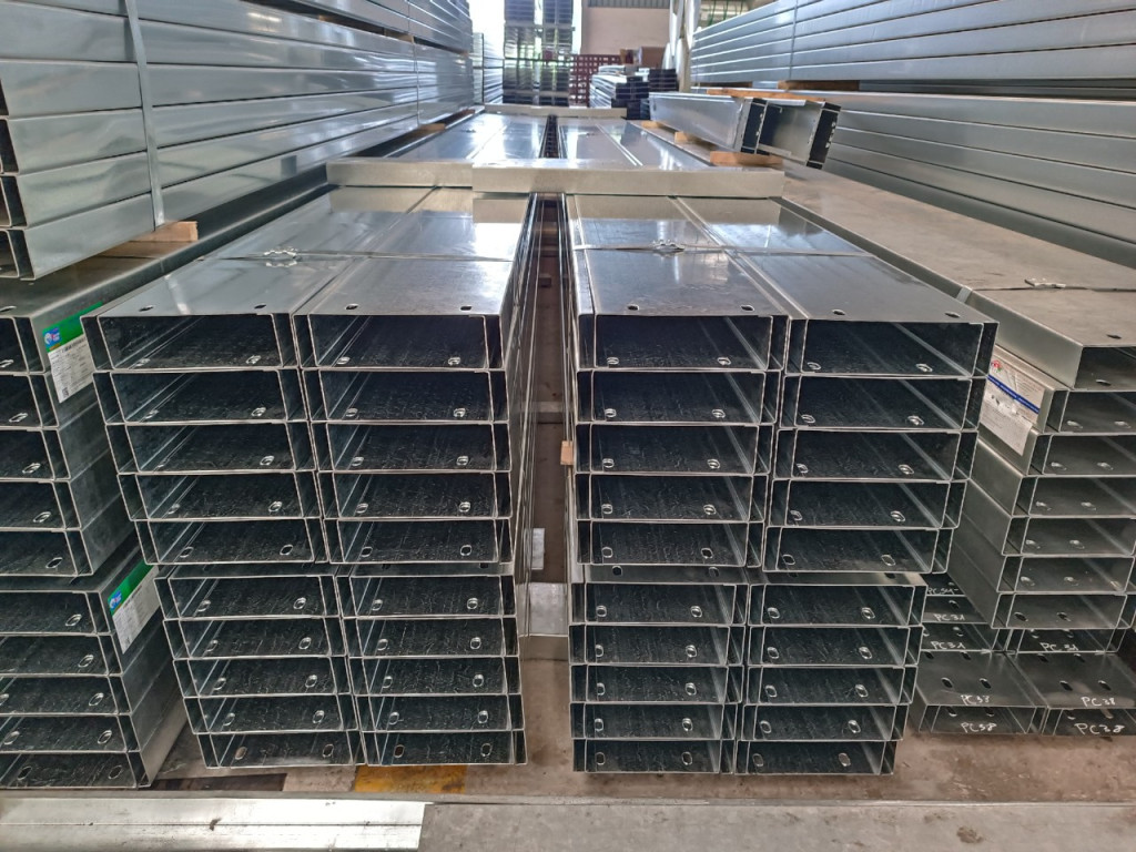 Xà gồ C mạ kẽm giá rẻ